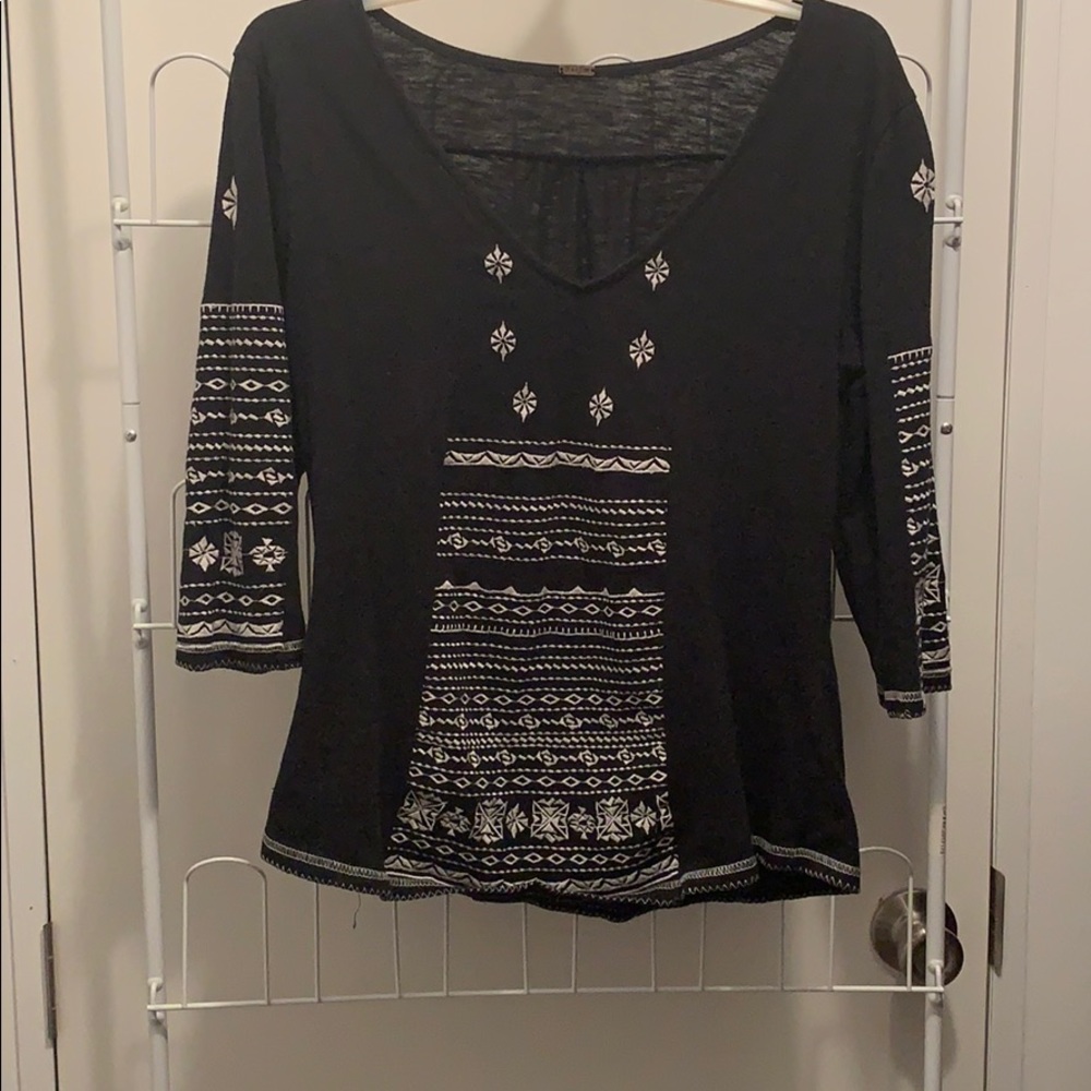 🌼 3 for $15 🌼 Poof Shirt